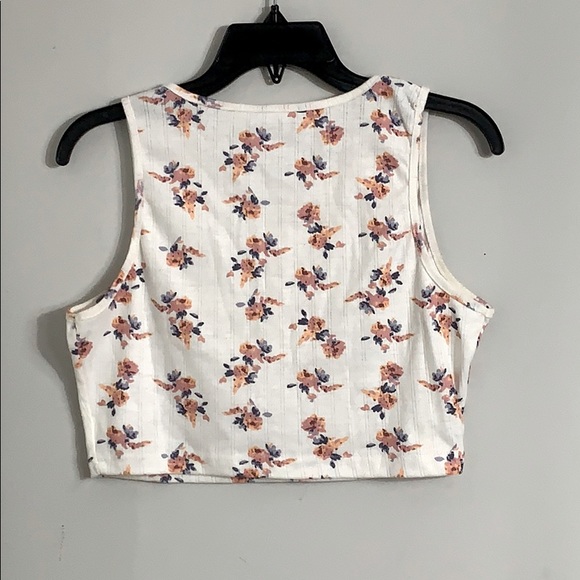 Floral Top - Picture 2 of 2